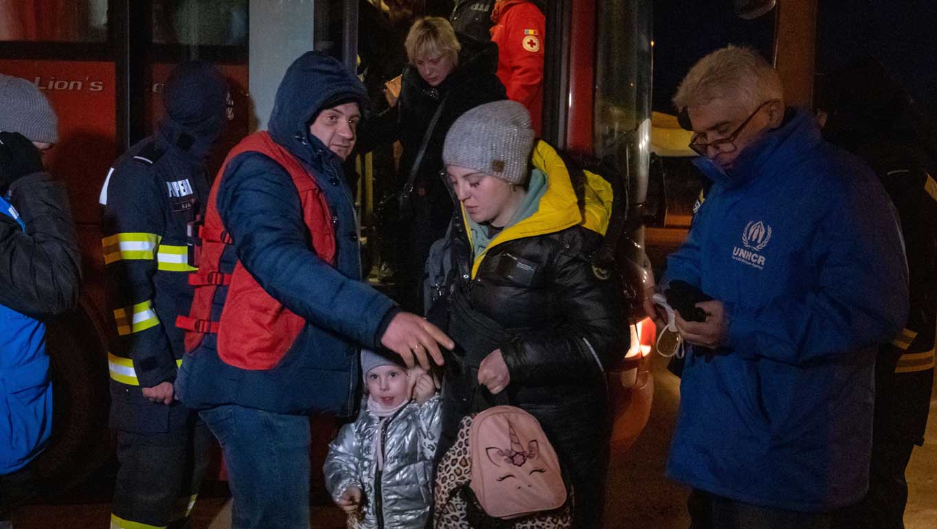 UNHCR helps people fleeing Ukraine move on from Moldova to safety in Romania, 10 March 2022 - Credits: UNHCR/Mihai von Eremia