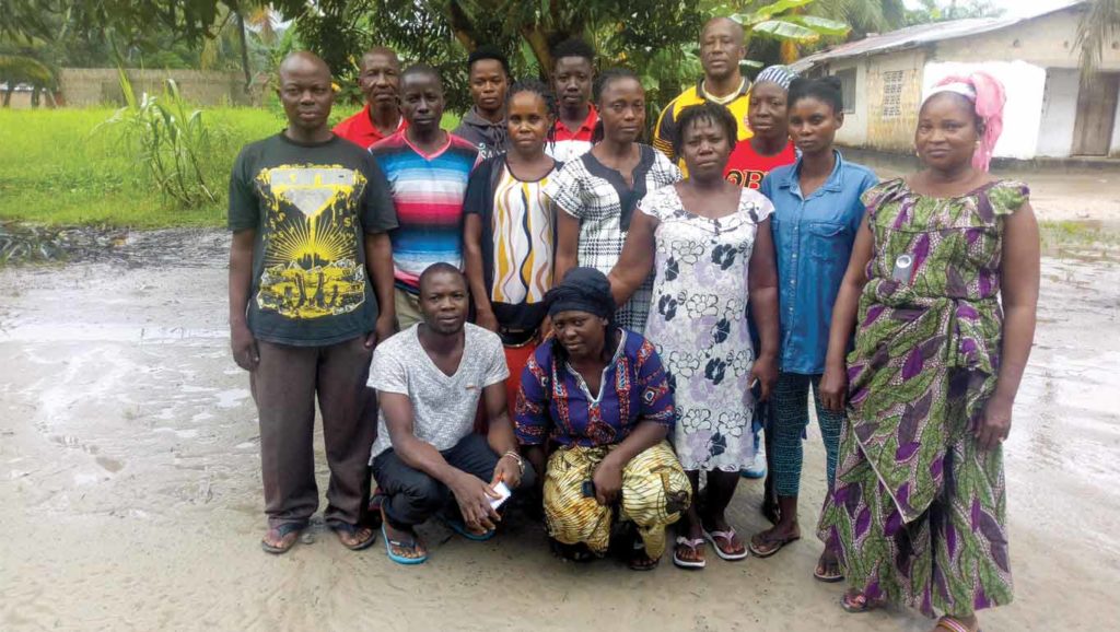 A community group enrolled in Peer-Driven Change in Liberia. Credits: Community Independence Initiative